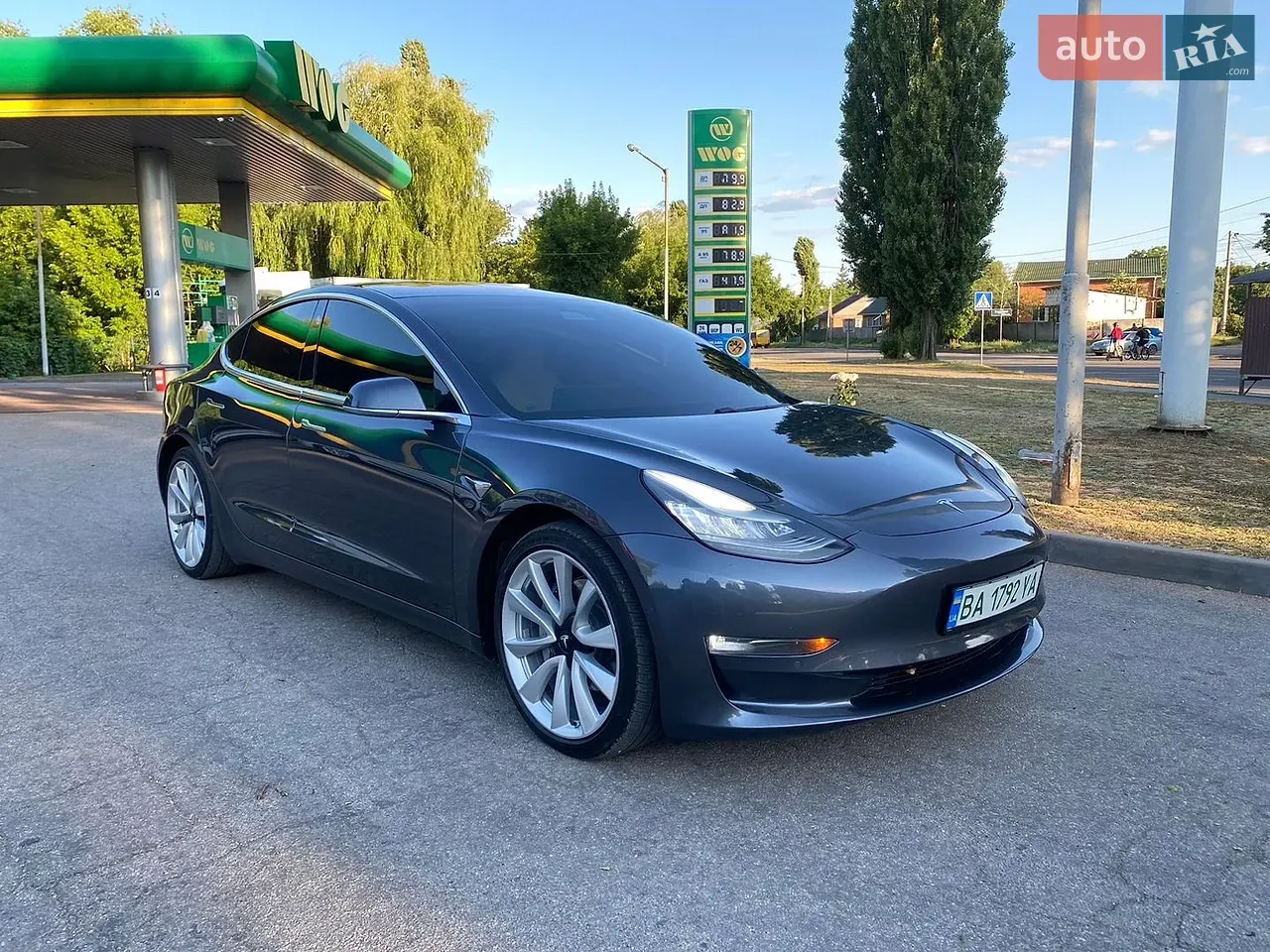 Tesla Model 3 2018 photo 2
