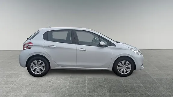 Peugeot 208 2014 photo 5