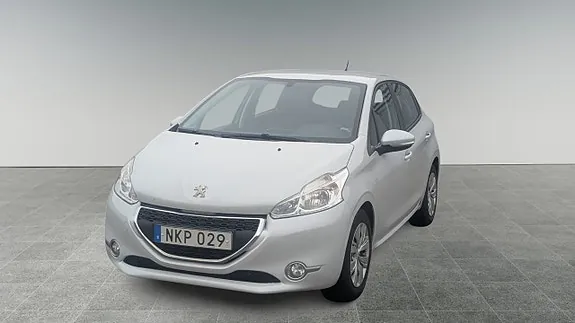 Peugeot 208 2014 photo 2