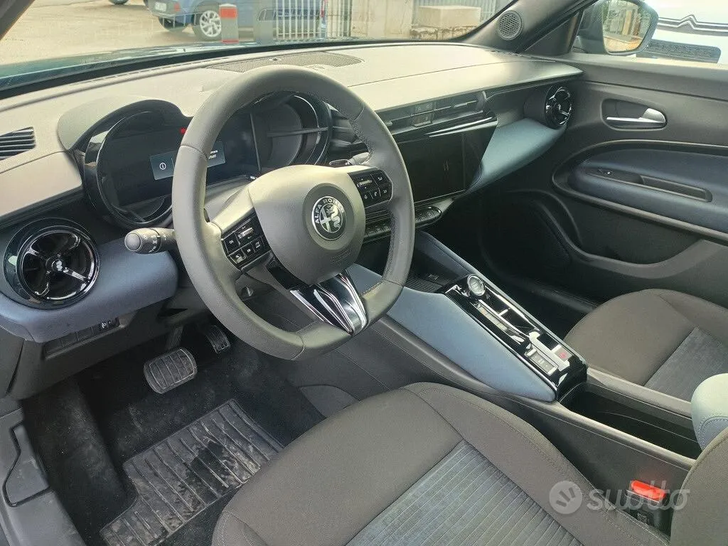 Alfa Romeo Junior 2025 photo 4