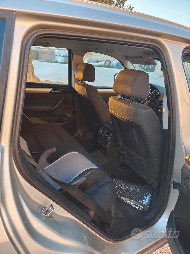 BMW X3 2012 photo 2