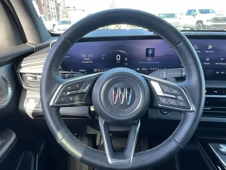 Buick Enclave 2025 photo 2