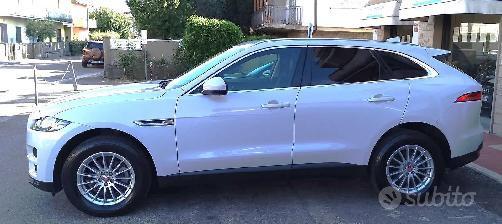 Jaguar F-Pace 2017 photo 5
