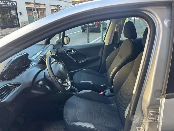 Peugeot 208 2016 photo 5