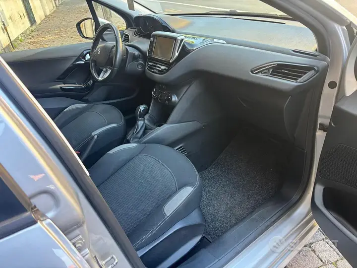 Peugeot 208 2016 photo 4