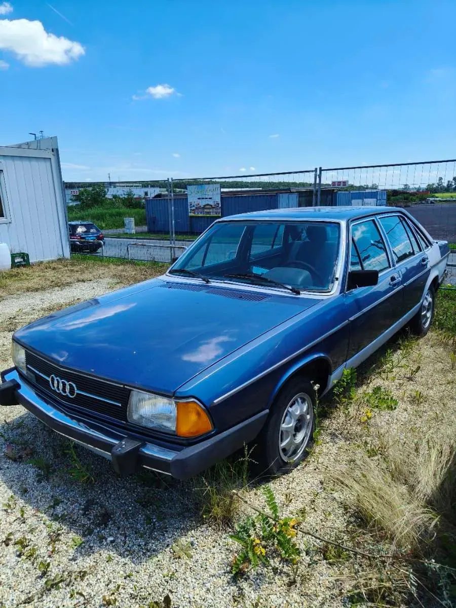 Audi 100