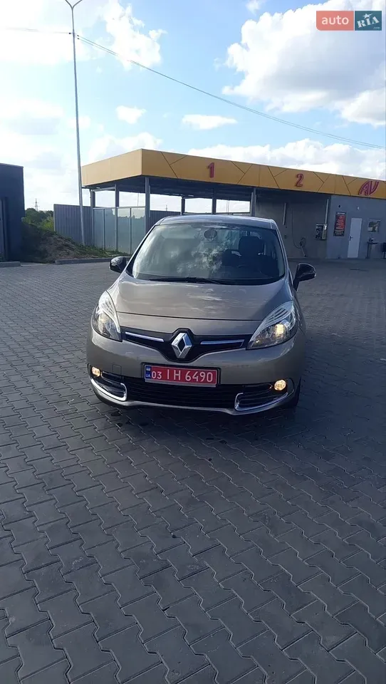 Renault Scenic 2012 photo 2