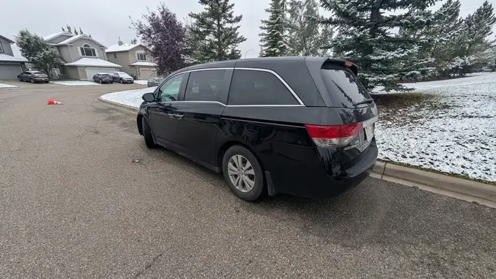 Honda Odyssey 2016 photo 2