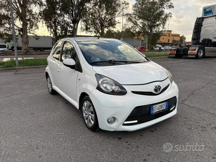 Toyota Aygo 2013 photo 3