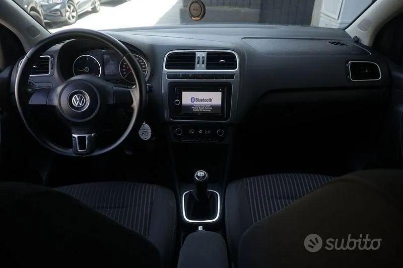 Volkswagen Polo 2010 photo 2