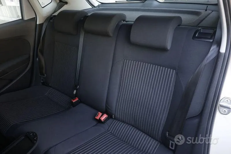 Volkswagen Polo 2010 photo 3