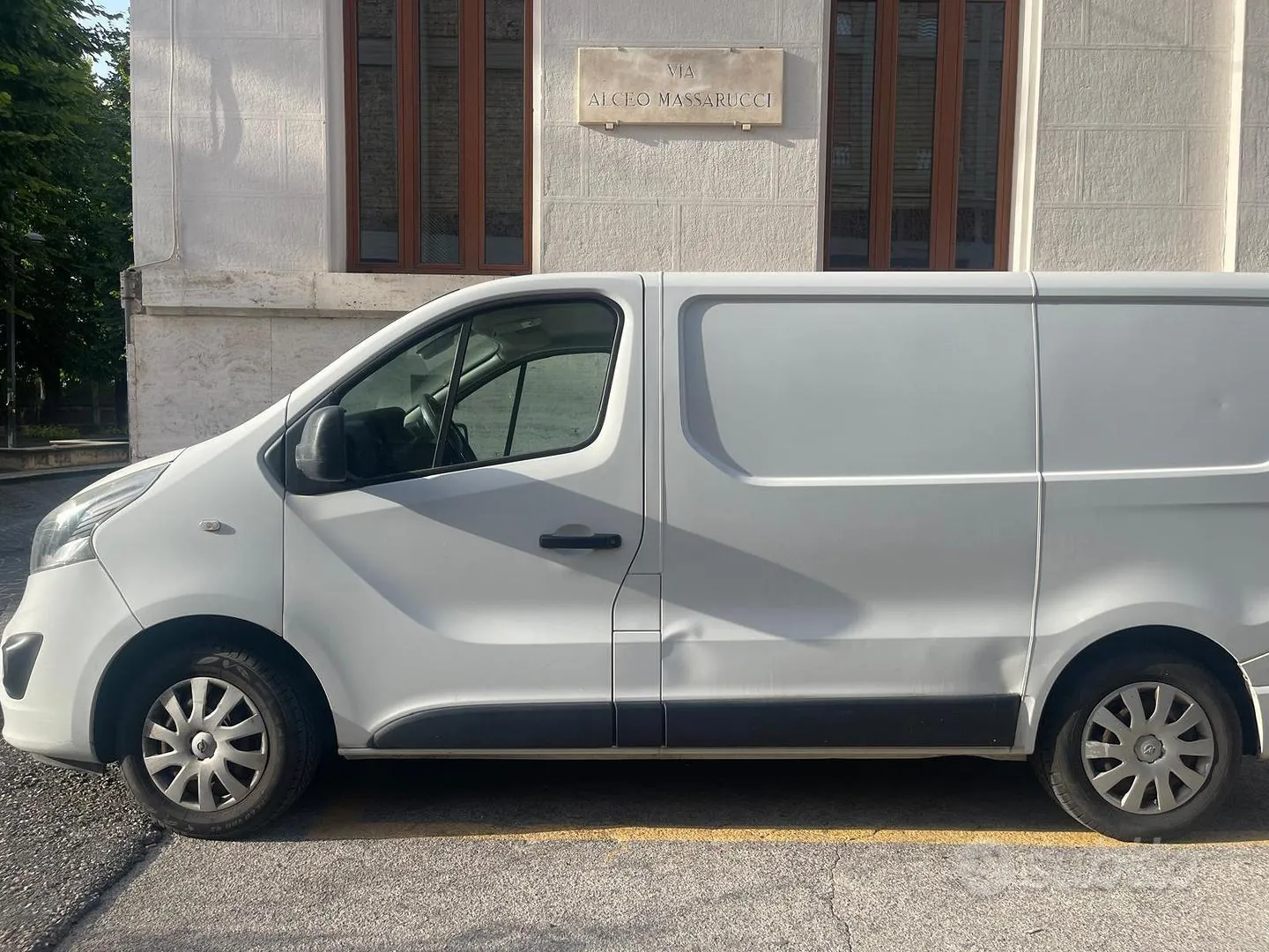 Opel Vivaro 2015 photo 3