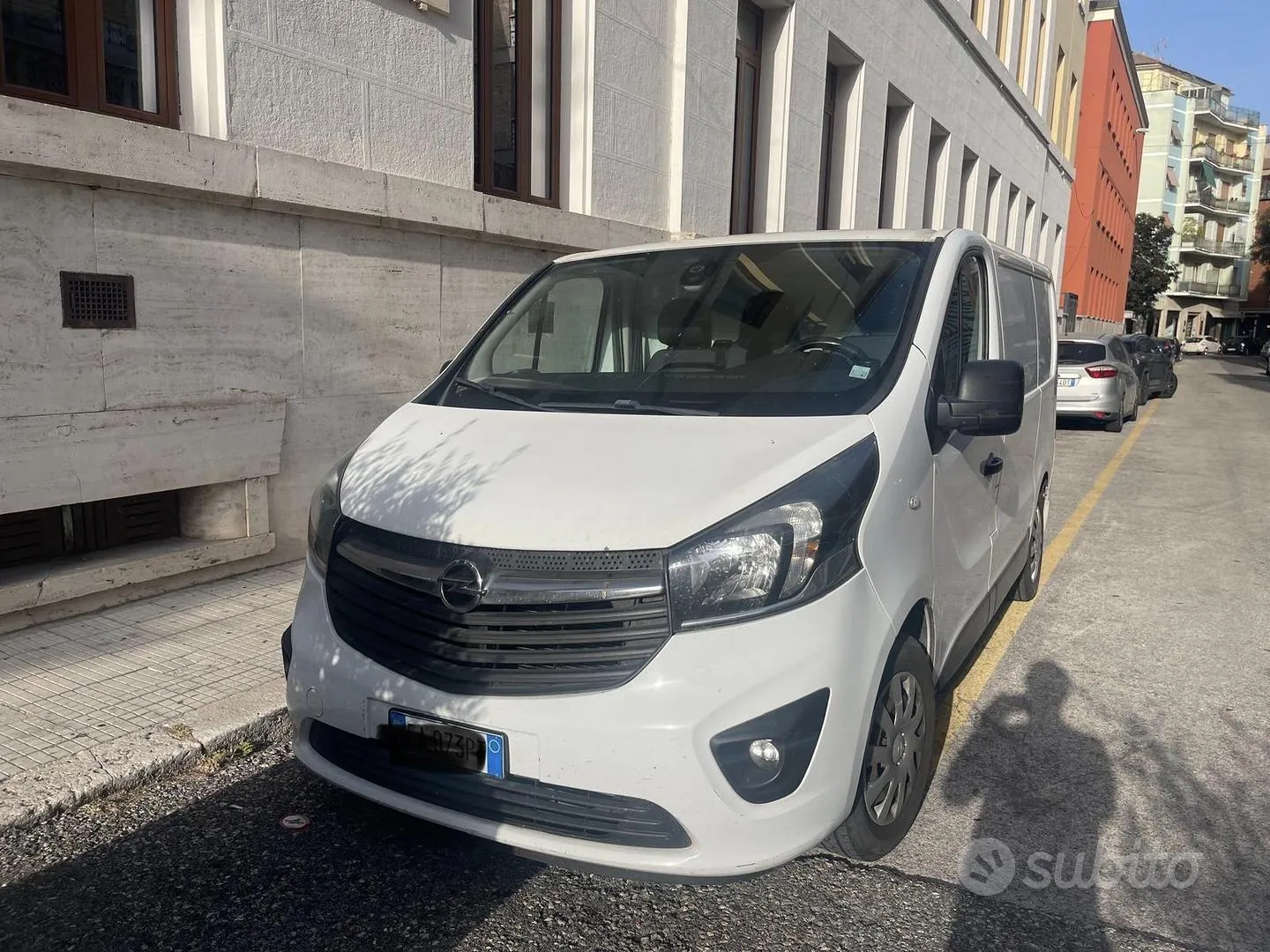 Opel Vivaro 2015 photo 2