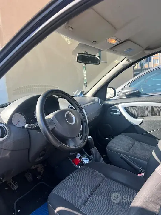 Dacia Sandero 2010 photo 5