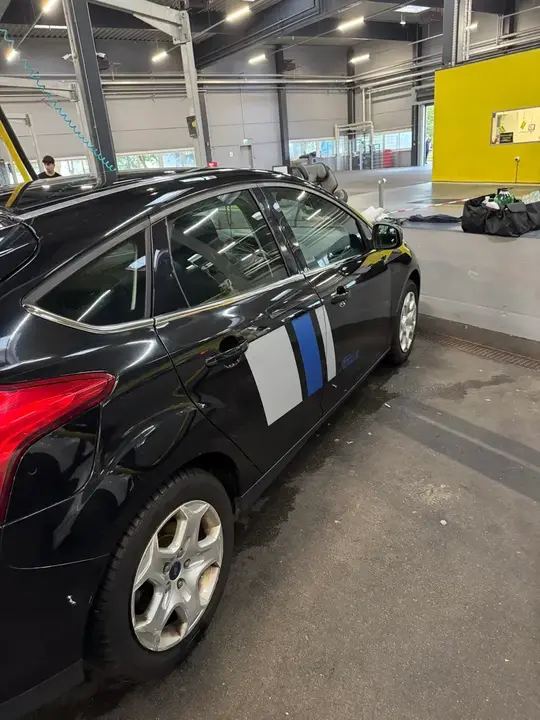 Ford Focus 2011 photo 2