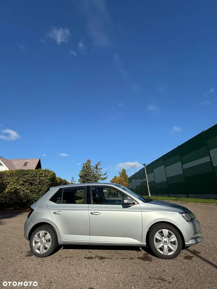 Skoda Fabia 2017 photo 5