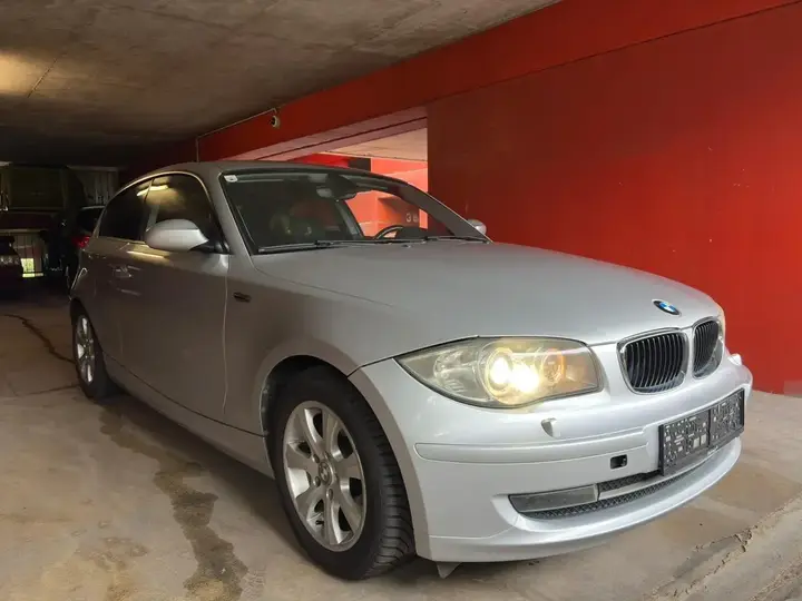 BMW 1 Series 2008 photo 2