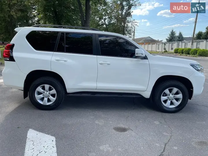 Toyota Land Cruiser Prado 2021 photo 4