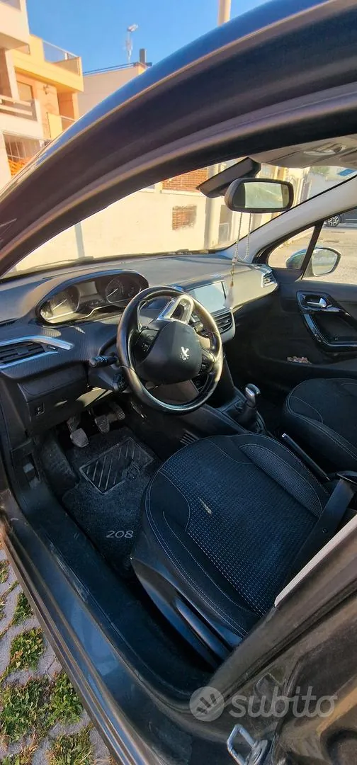 Peugeot 208 2019 photo 5