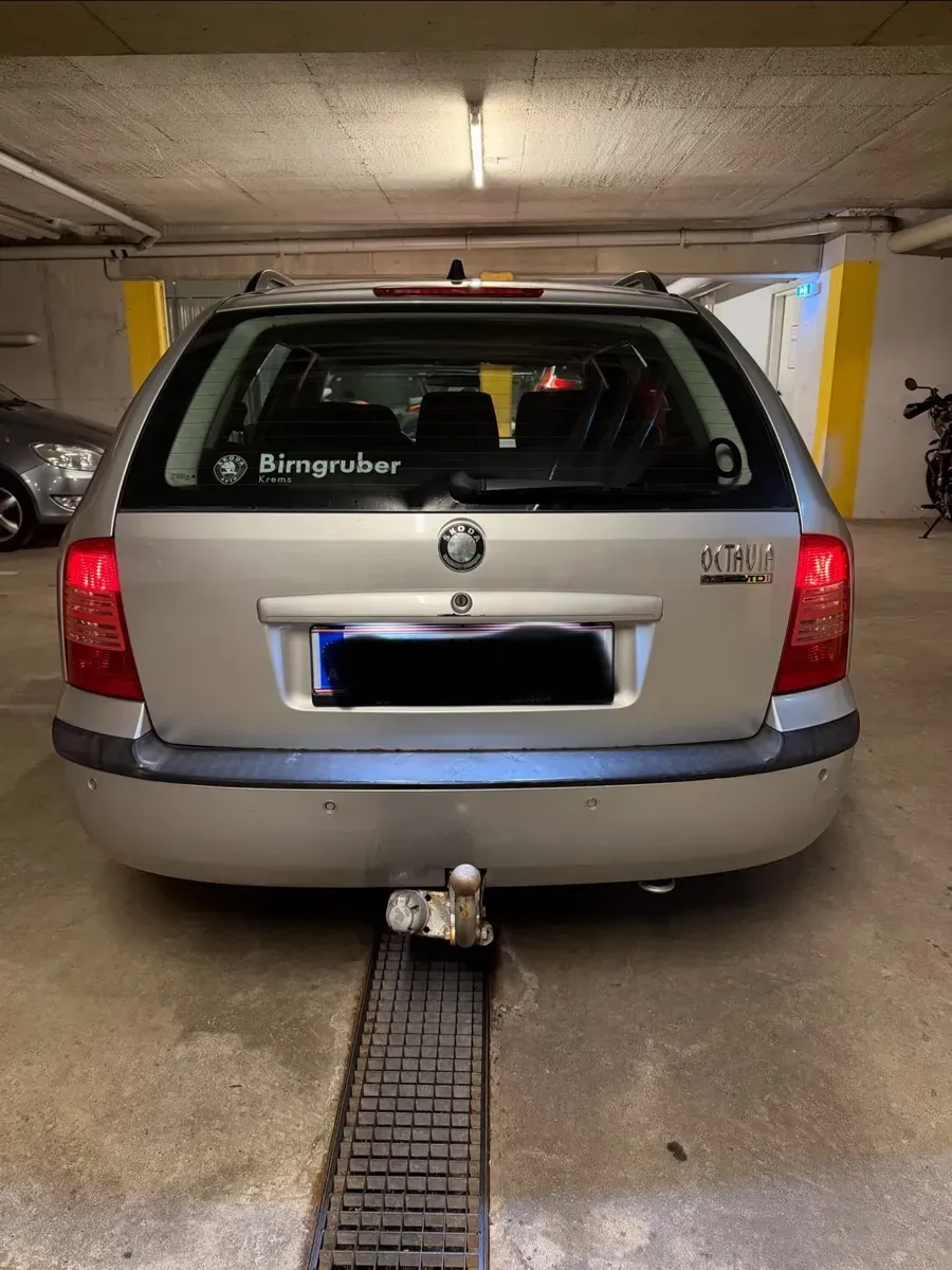 Skoda Octavia 2004 photo 2