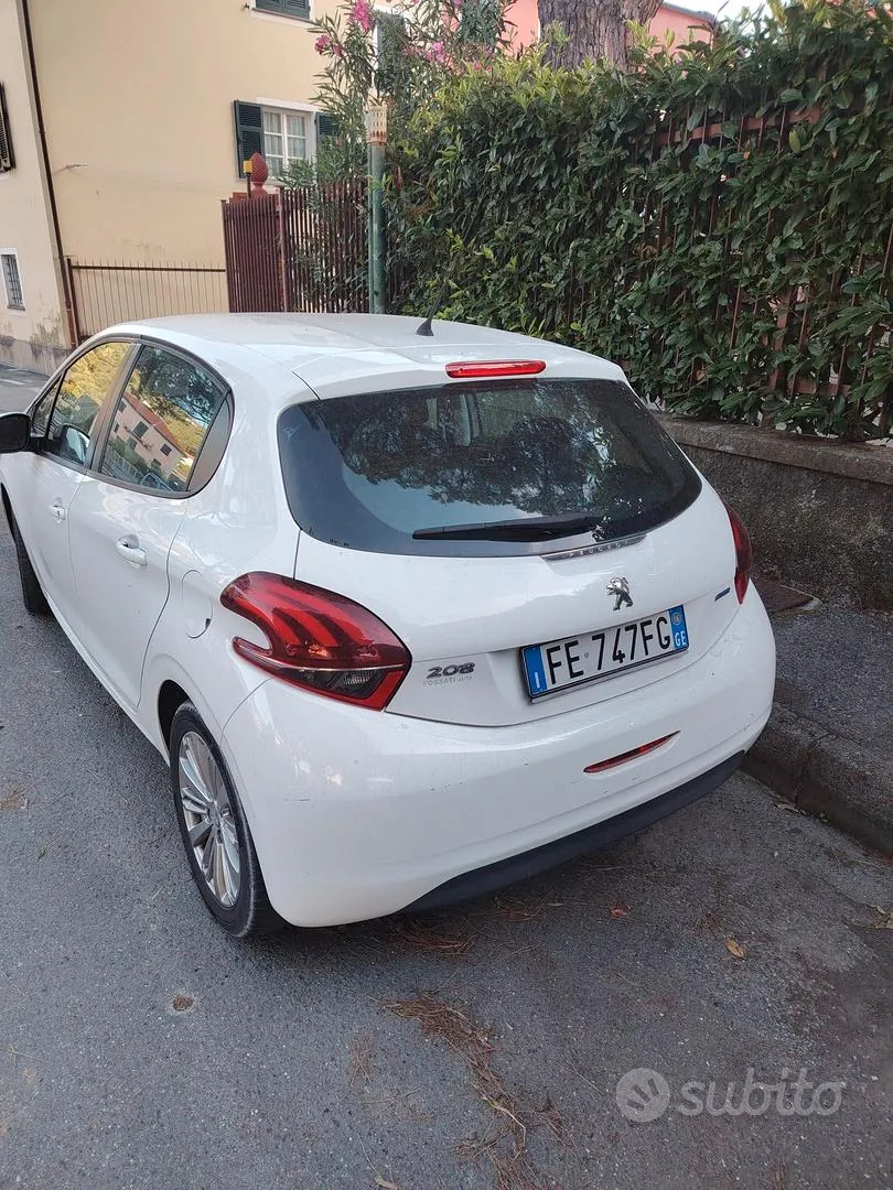 Peugeot 208 2016 photo 2