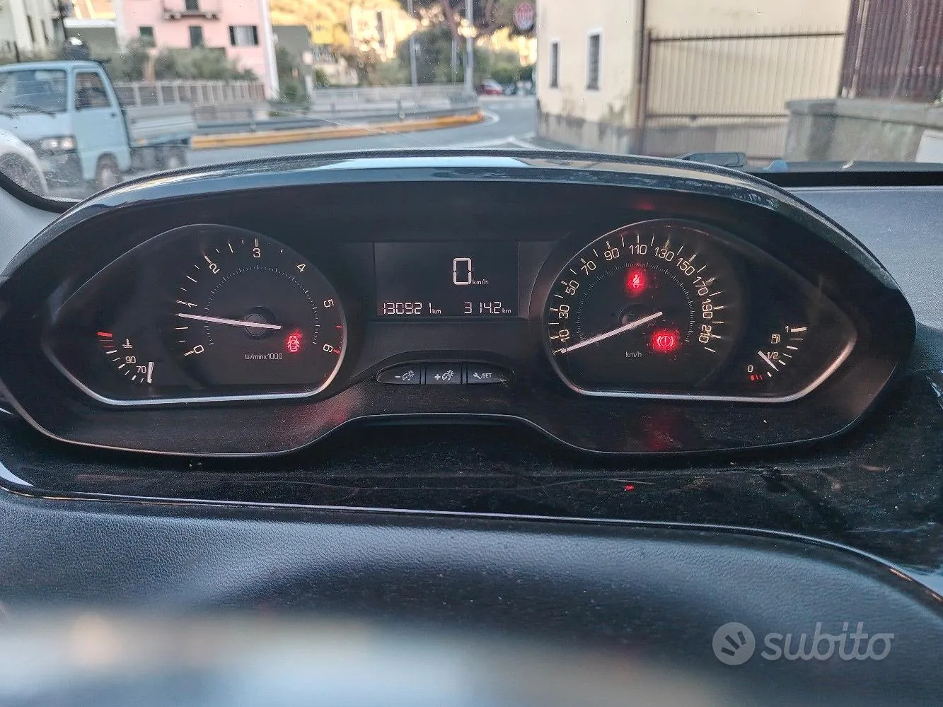 Peugeot 208 2016 photo 5