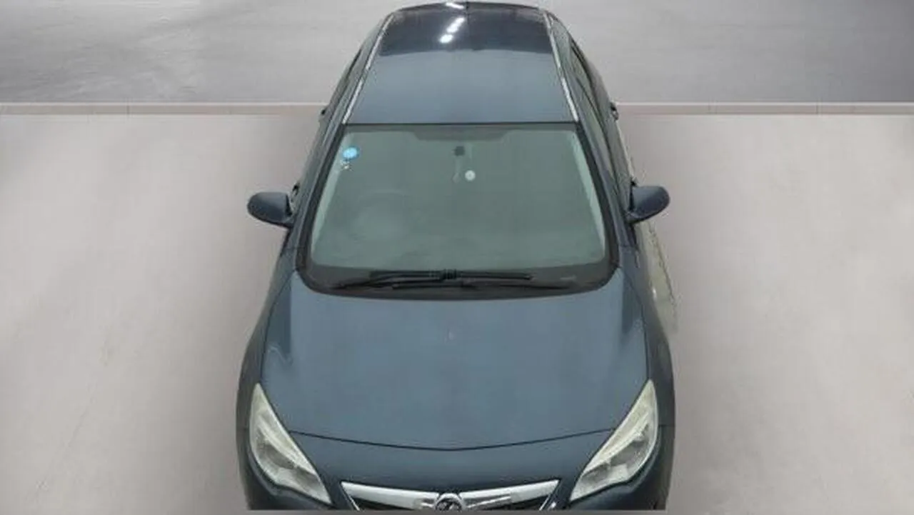 Vauxhall Astra 2009 photo 2