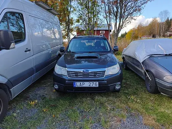Subaru Forester 2010 photo 2