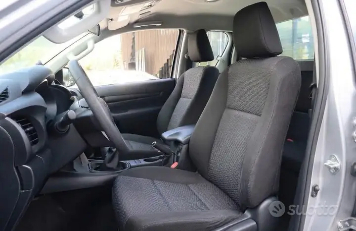 Toyota Hilux 2022 photo 4