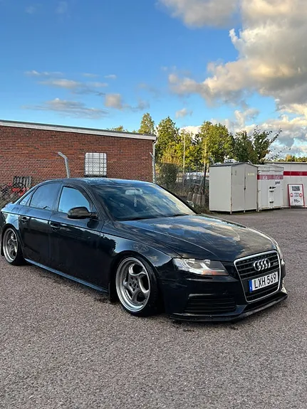 Audi A4 2012 photo 2