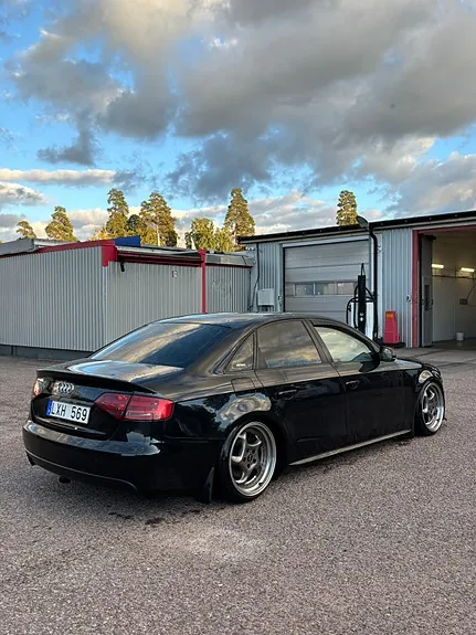Audi A4 2012 photo 5