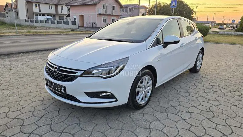 Opel Astra K 2017 photo 4