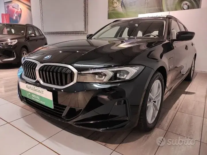 BMW 3 Series 2022 photo 2