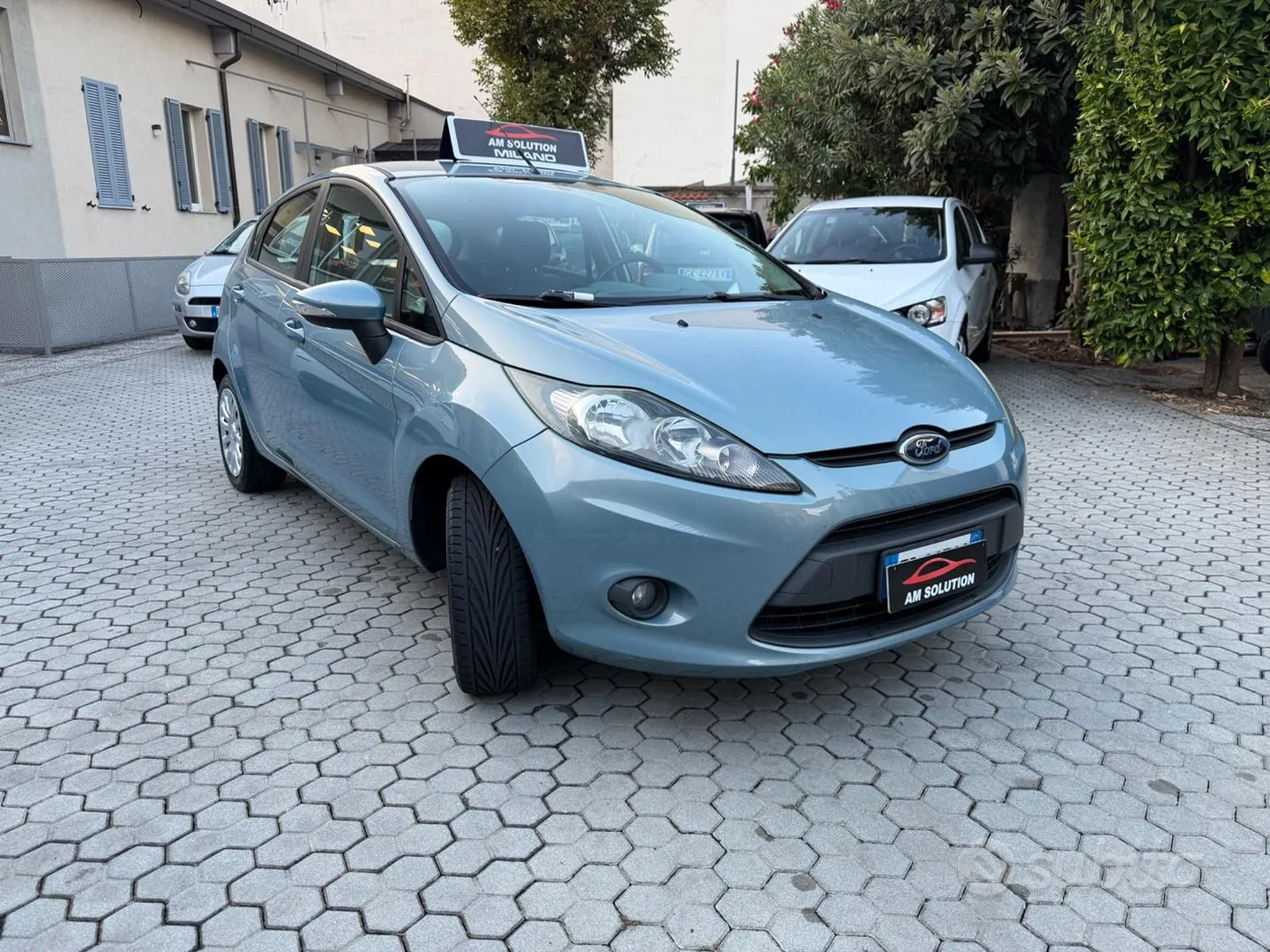 Ford Fiesta 2010 photo 2