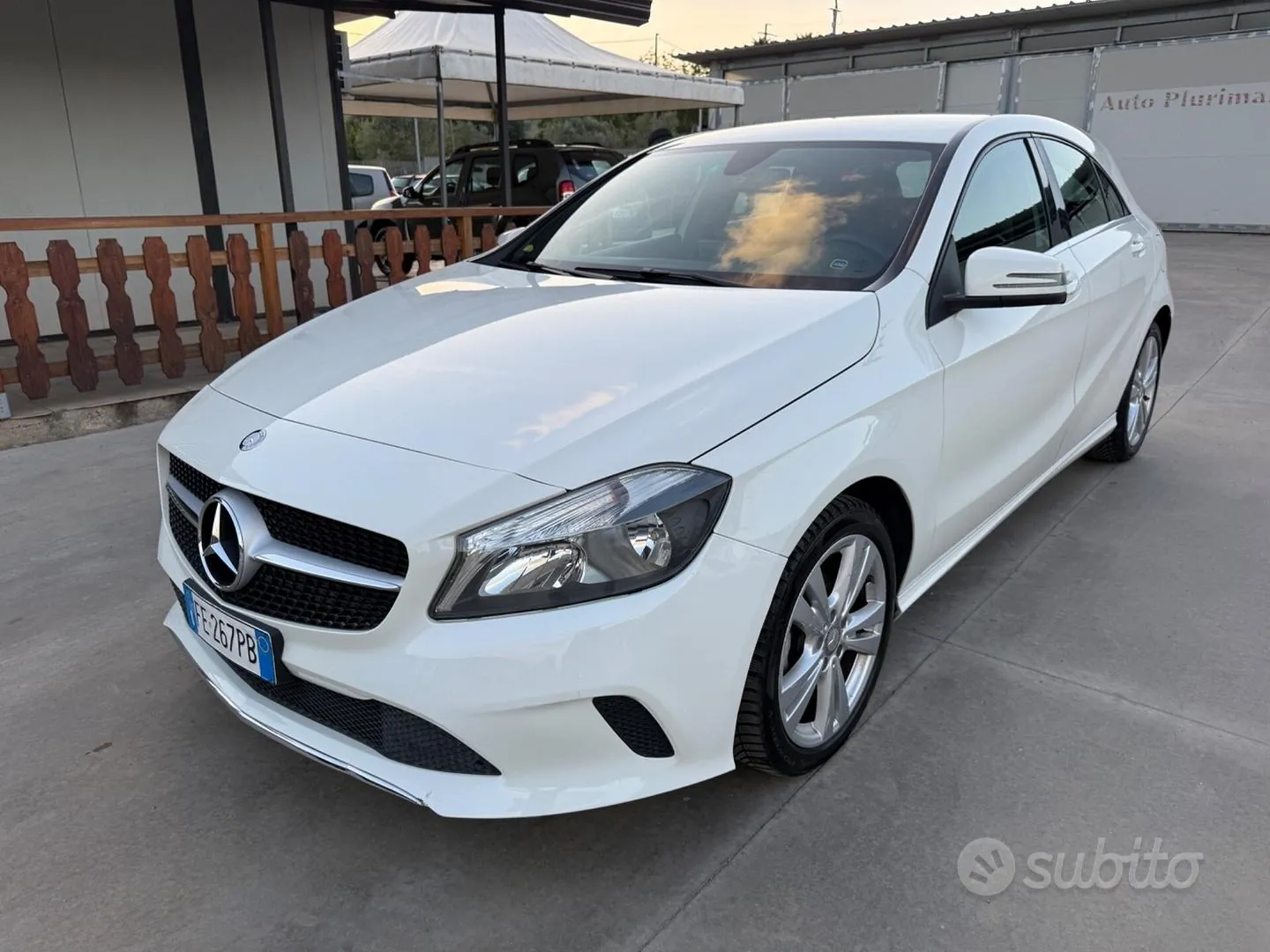Mercedes-Benz A 180 2016 photo 2