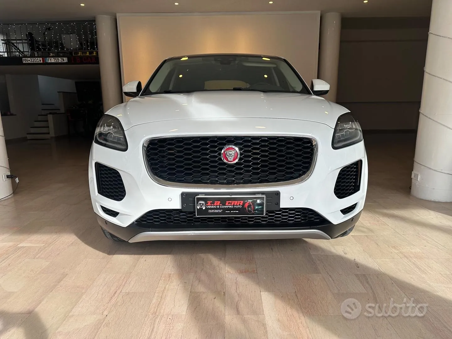 Jaguar E-Pace 2018 photo 4