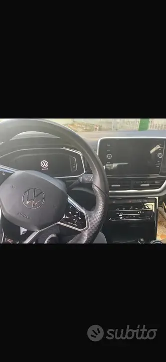 Volkswagen T-Roc 2022 photo 2