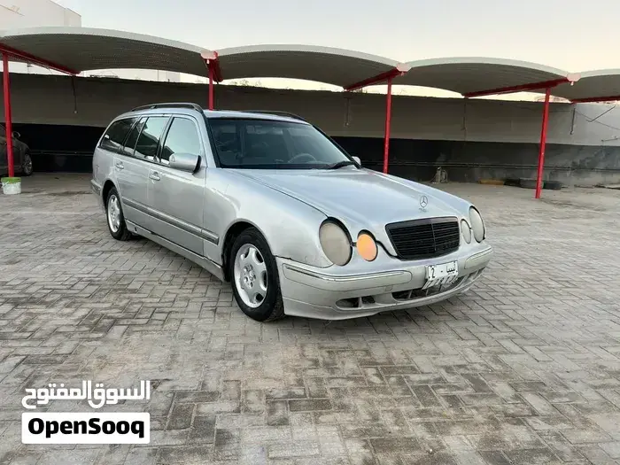 Mercedes-Benz E-Class 2002 photo 2