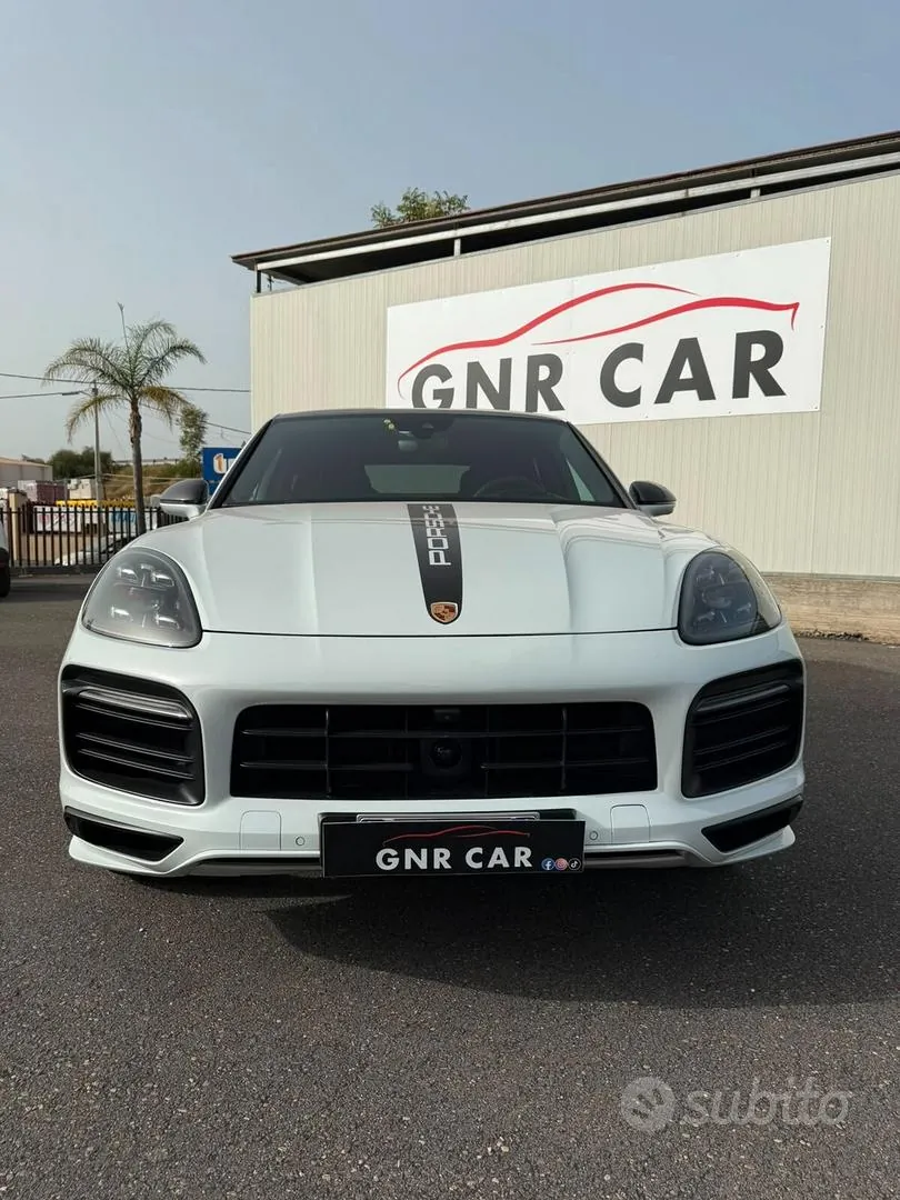 Porsche Cayenne 2021 photo 2