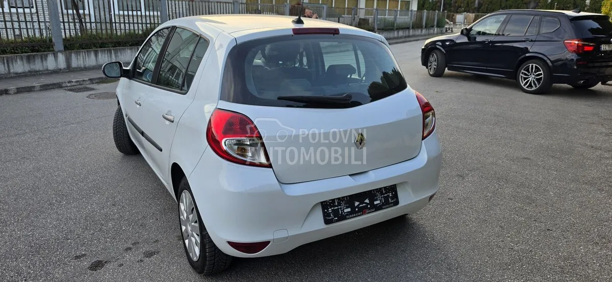 Renault Clio 2010 photo 4