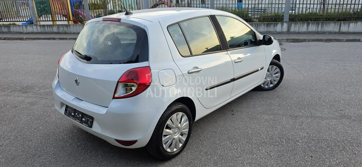 Renault Clio 2010 photo 5