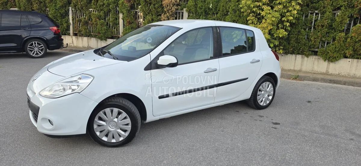 Renault Clio 2010 photo 2