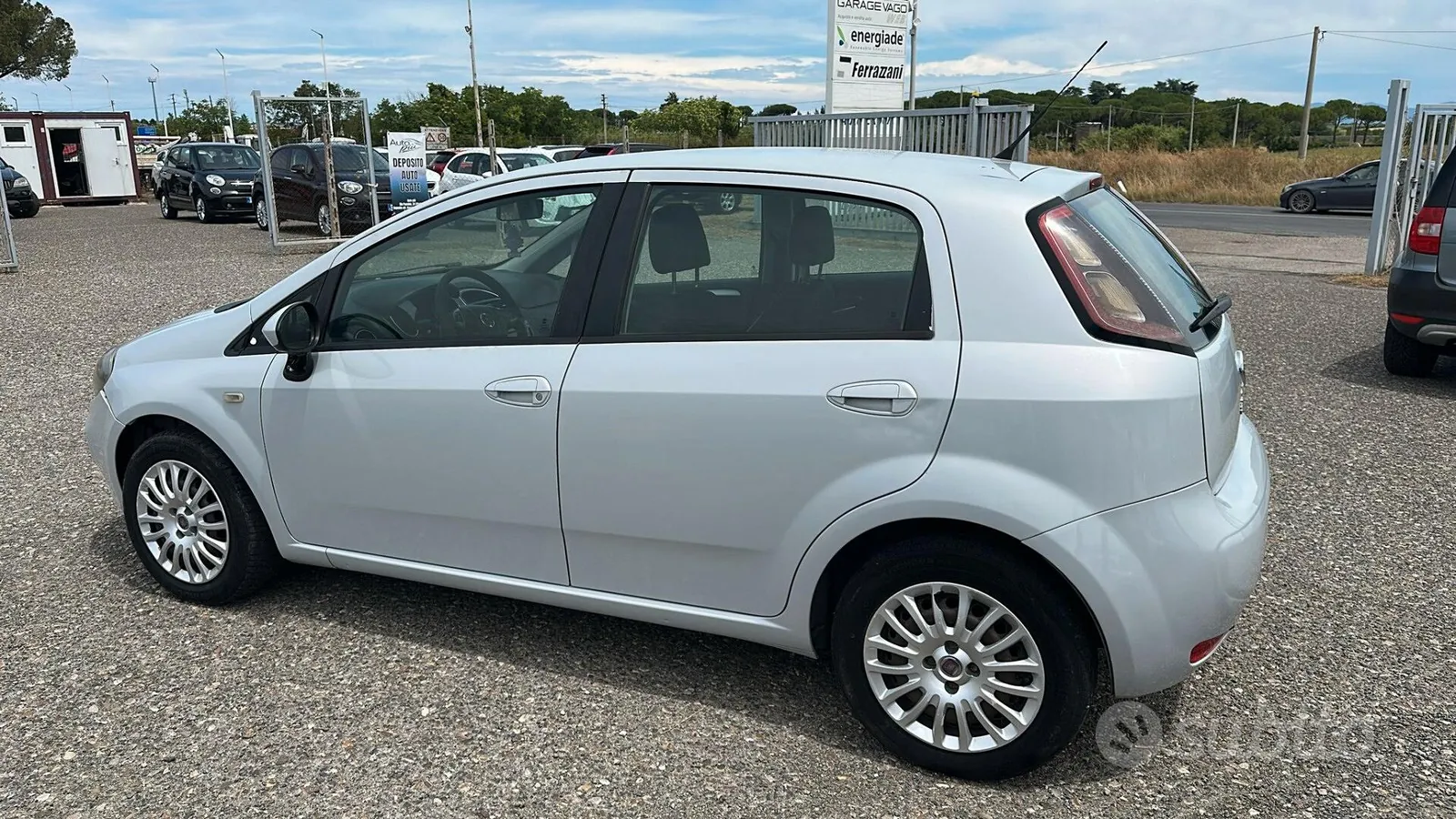 Fiat Punto 2015 photo 2