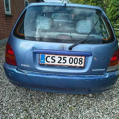 Toyota Starlet 1997 photo 2