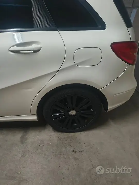 Mercedes-Benz B 2012 photo 3