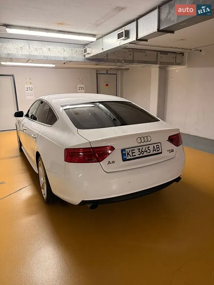 Audi A5 2012 photo 2