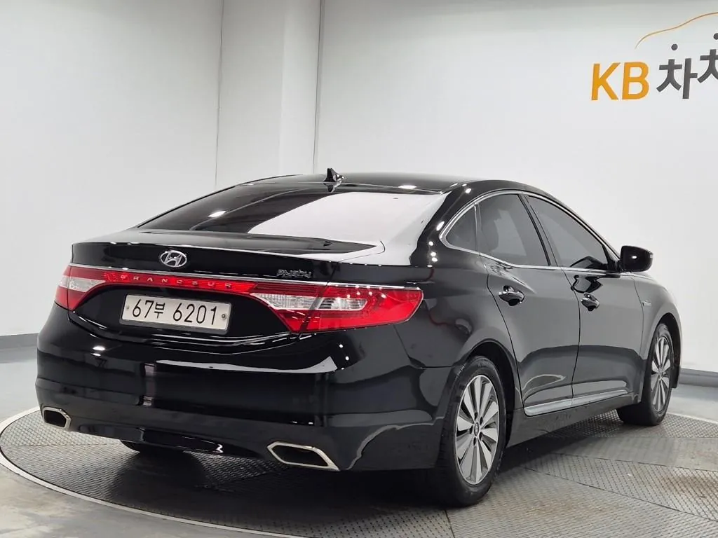 Hyundai Grandeur 2015 photo 3