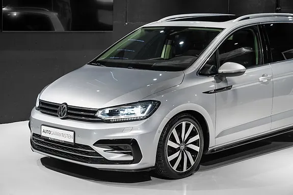 Volkswagen Touran 2017 photo 2