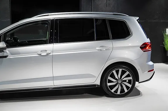 Volkswagen Touran 2017 photo 5
