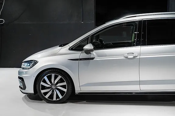Volkswagen Touran 2017 photo 4